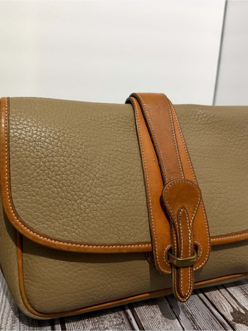 Dooney&Bourke Vintage Equestrian Shoulder Bag (AWL) Late 80’s Early 90’s